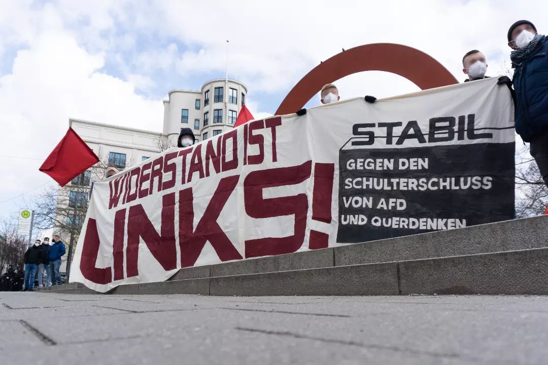 Widerstand ist links: Stabil gegen den Schulterschluss von AfD & Querdenken!