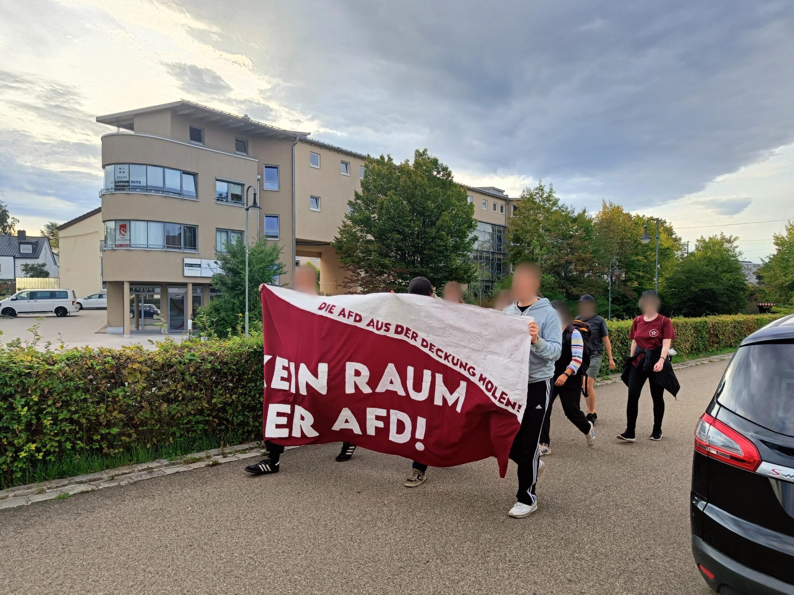 Erfolgreicher Protest gegen den AfD-Bürgerdialog in der Stadthalle Neusäß!