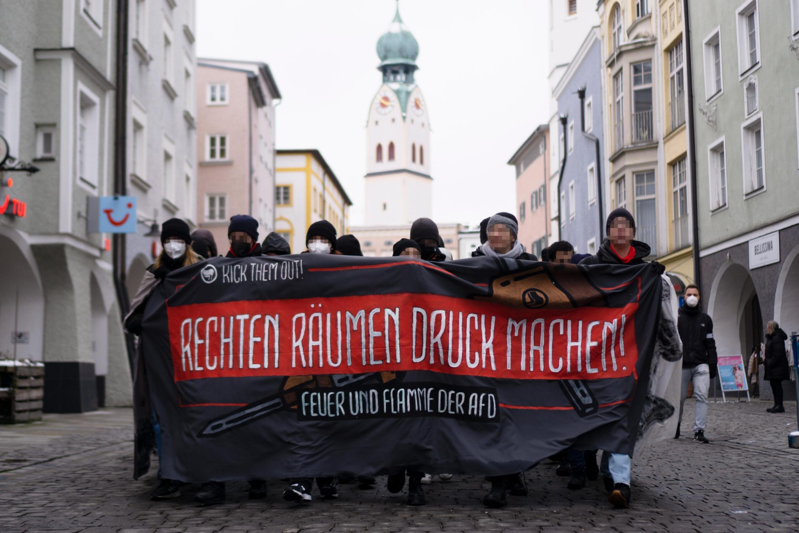Kick them Out! Demo gegen das Rosenheimer AfD-Büro!