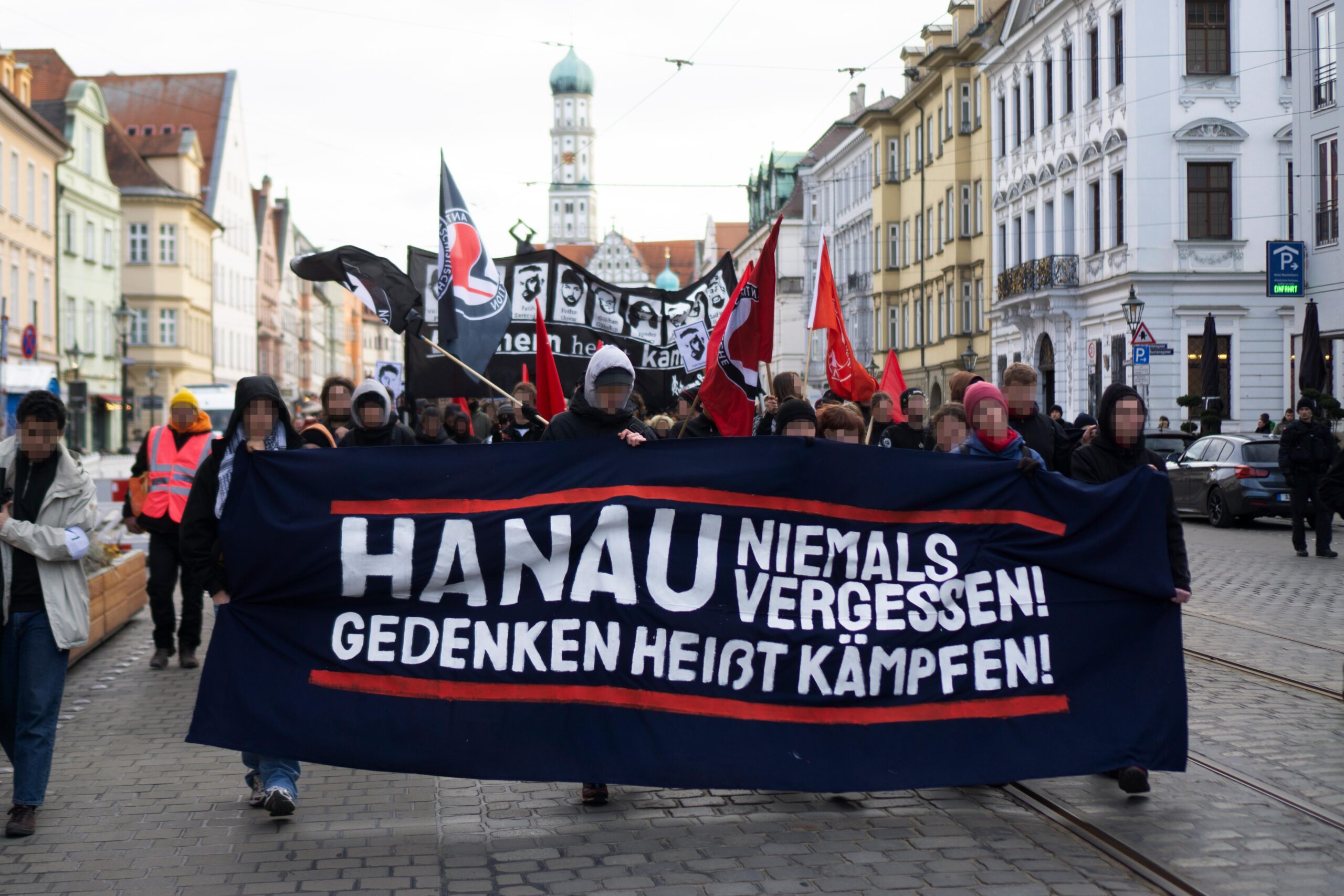 150 Antifaschist*innen auf Gedenk-Demonstration zum rassistischen Anschlag in Hanau vor 3 Jahren!